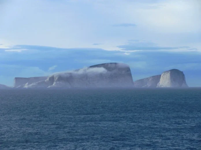 بحر اوقیانوس کے برفیلے پانیوں میں نیا براعظم دریافت