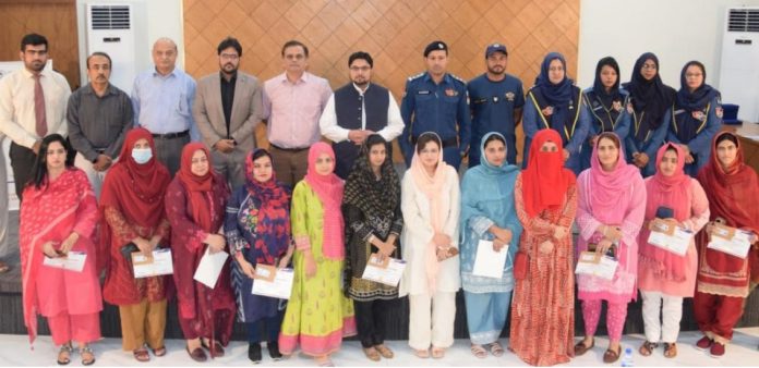 Distribution of licenses to students who have completed driving training