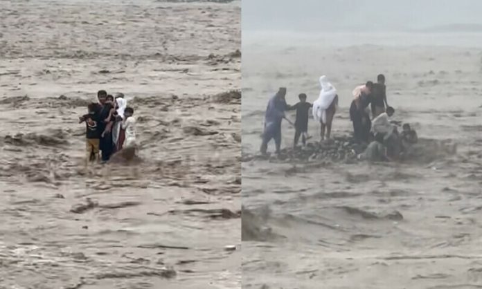 موسلادھار بارش کے بعد دریائے سوات میں طغیانی، 7 مقامات سے 75 سے زائد افراد بہہ گئے