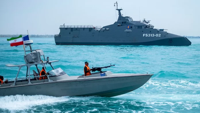 ایران نے اسرائیل سے کشیدگی کے دوران خلیج فارس میں جہازوں پر بارودی سرنگیں بچھا دیں