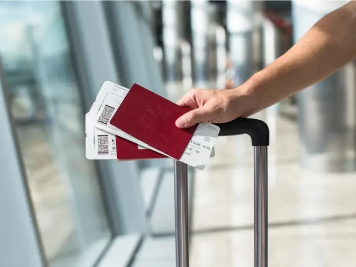 کیا آپ کو علم ہے؟ دنیا کی ایک شخصیت بغیر ویزے ہر ملک کا سفر کرسکتی ہے