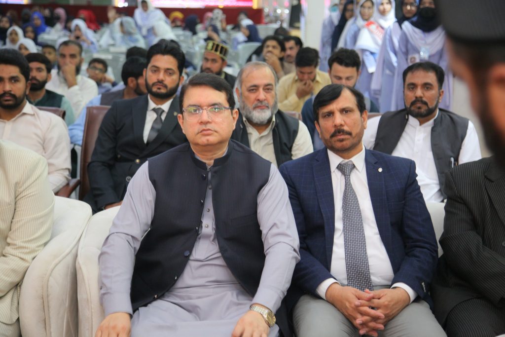 قومیں اساتذہ کے کردار سے بنتی اوربرباد ہوتی ہیں:ڈاکٹر حسین قادری