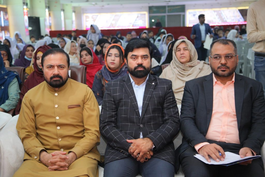 قومیں اساتذہ کے کردار سے بنتی اوربرباد ہوتی ہیں:ڈاکٹر حسین قادری