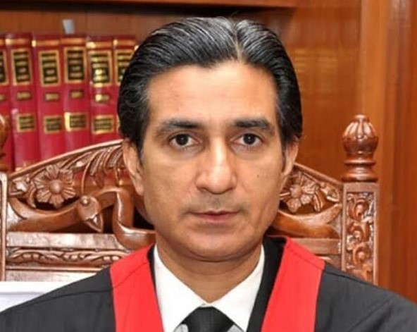 سپریم کورٹ کے دو ججز کے بعد لاہور ہائی کورٹ کے جج نے بھی استعفیٰ دیدیا