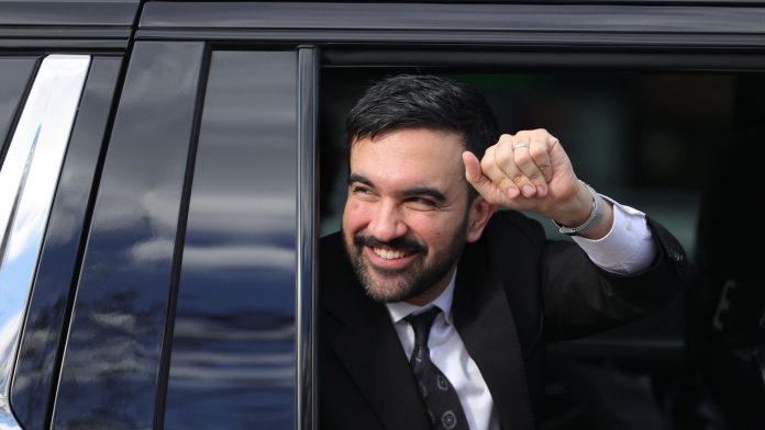 نیویارک کے میئر کا تاج نوجوان زہران ممدانی کے سر، ٹرمپ کی سیاست کو زوردار جھٹکا