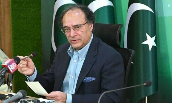 کرپشن کے باعث سرکاری اداروں میں سالانہ ایک ہزار ارب روپے ضائع ہو رہے تھے: وزیر خزانہ