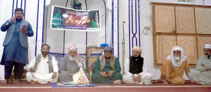 Cake cutting ceremony held to mark 75th birthday of Muhammadpur Diwan Shaykh-ul-Islam Dr. Muhammad Tahir-ul-Qadri