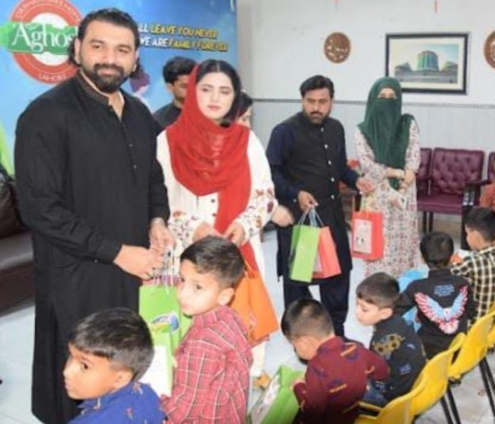 Maryam Zeeshan Hope Center visits Aghosh Orphan Care Home, distributes Eid gifts among children
