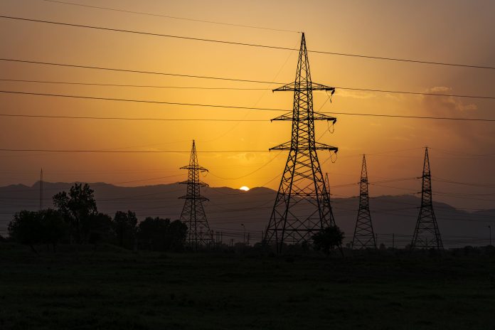 ملک بھر میں بجلی کی قیمتوں میں اضافہ، صارفین پر مزید بوجھ ڈال دیا گیا