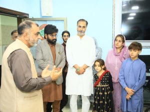 زرتاشہ کاشف کی منہاج القرآن انٹرنیشنل آمد، پروفیسر ڈاکٹر حسین قادری سے ملاقات