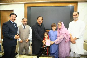 زرتاشہ کاشف کی منہاج القرآن انٹرنیشنل آمد، پروفیسر ڈاکٹر حسین قادری سے ملاقات