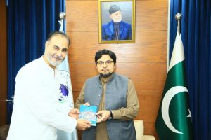 زرتاشہ کاشف کی منہاج القرآن انٹرنیشنل آمد، پروفیسر ڈاکٹر حسین قادری سے ملاقات