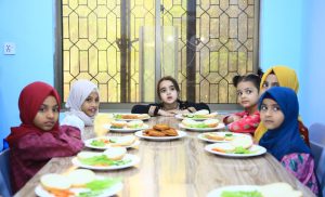 زرتاشہ کاشف کی منہاج القرآن انٹرنیشنل آمد، پروفیسر ڈاکٹر حسین قادری سے ملاقات