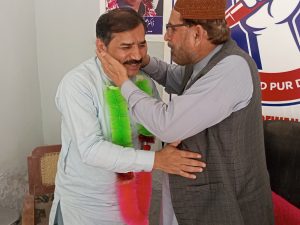 سردار شاکر خان مزاری کا محمد پور دیوان پریس کلب کا دورہ، نو منتخب عہدیداران کو مبارکباد
