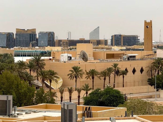 ریاض میں امریکی سفارتخانے پر حملہ، ایران نے ملوث ہونے کی تردید کر دی