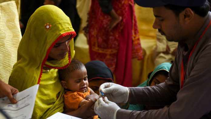 پاکستان میں ایڈز کے کیسز میں اضافہ، 84 ہزار متاثر، 61 ہزار زیرِ علاج