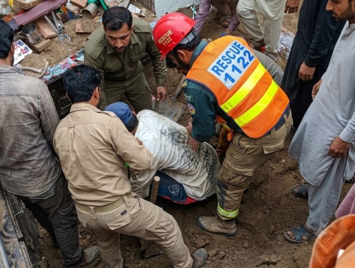 Roof of tuition center collapses in Kahna Nou, 14 children killed