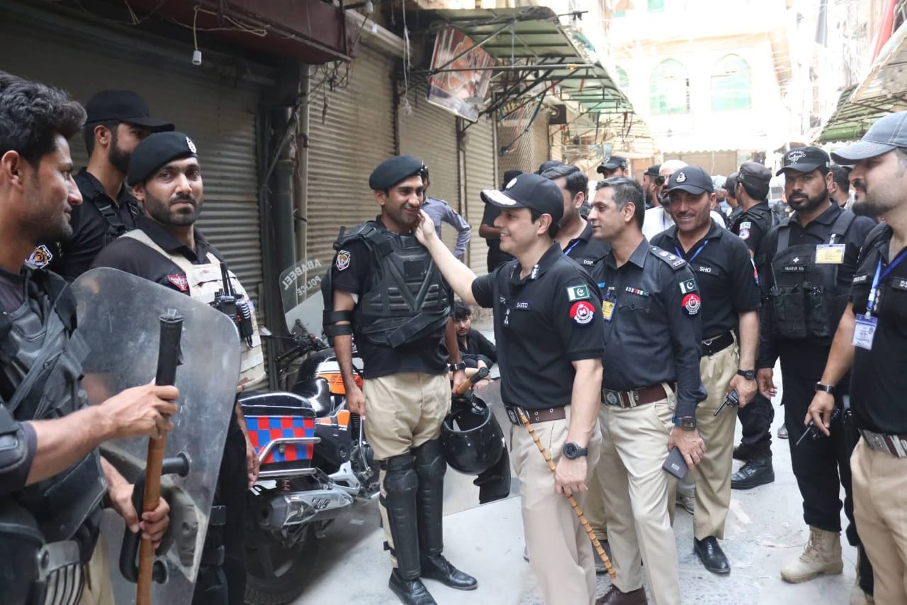 پشاور کی گلیوں سے پولیس لائن تک: ڈاکٹر میاں سعید احمد کی قیادت میں بدلتی ہوئی پولیسنگ کی کہانی